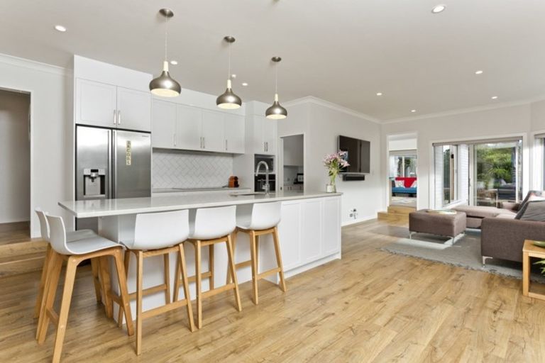 Photo of property in 47 Isobel Road, Greenhithe, Auckland, 0632