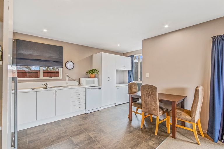 Photo of property in 2/44 Shands Road, Hornby, Christchurch, 8042