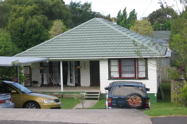 Photo of property in 34a Stottholm Road, Titirangi, Auckland, 0604