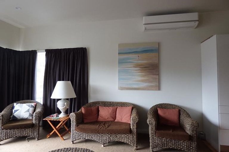 Photo of property in 12 Seabreeze Road, Narrow Neck, Auckland, 0624