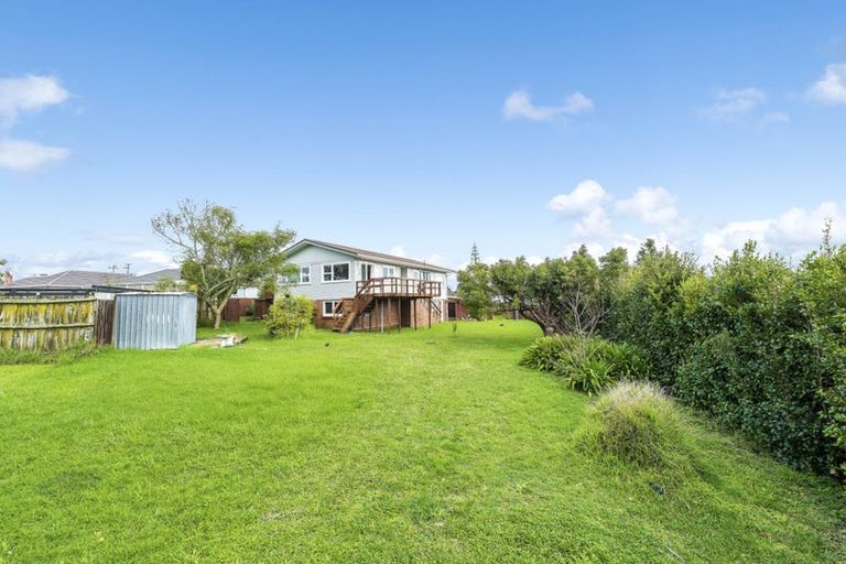 Photo of property in 175 Waimumu Road, Massey, Auckland, 0614