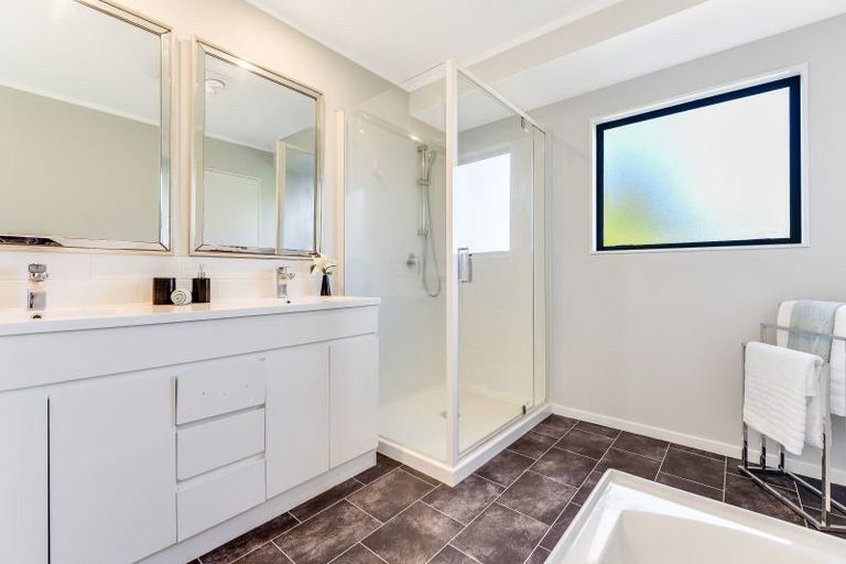 Photo of property in 215 Grandview Road, Grandview Heights, Hamilton, 3200