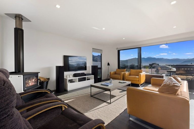 Photo of property in 30 Niger Street, Wanaka, 9305