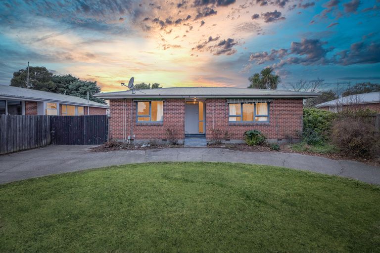 Photo of property in 8 Manurere Street, Hei Hei, Christchurch, 8042