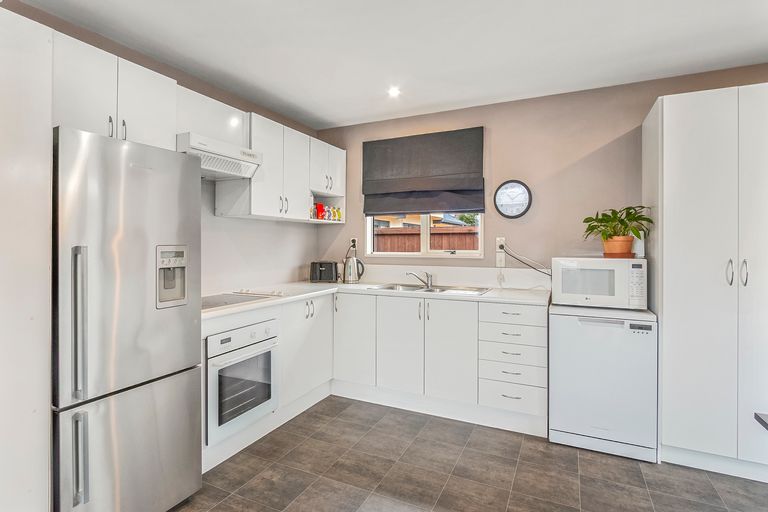 Photo of property in 2/44 Shands Road, Hornby, Christchurch, 8042