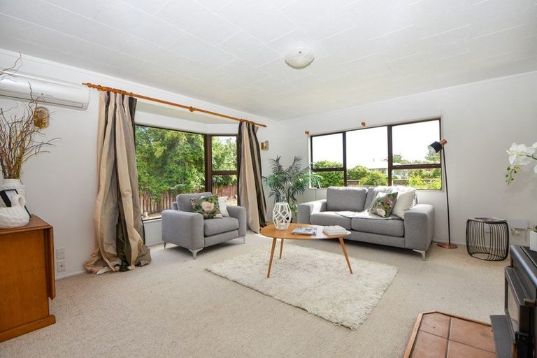 Photo of property in 15 Philip Street, Carterton, 5713