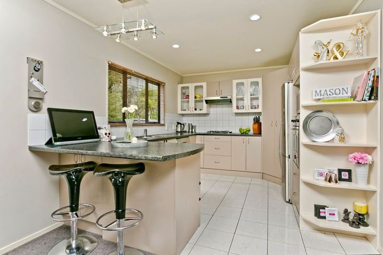 Photo of property in 2/32 Glendhu Road, Bayview, Auckland, 0629