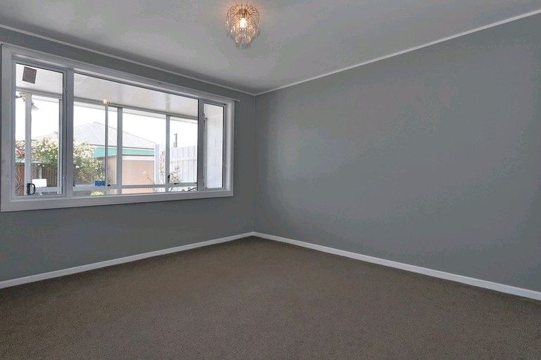 Photo of property in 2/24 Richill Street, Belfast, Christchurch, 8051