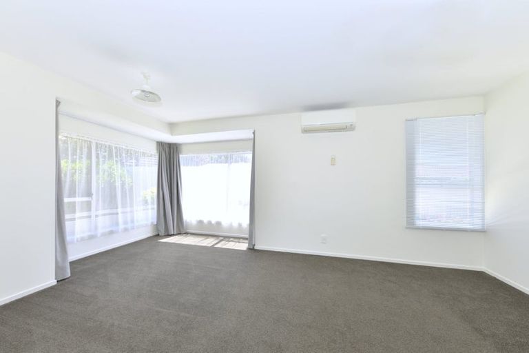 Photo of property in 2/16 Mulberry Place, Redwood, Christchurch, 8051