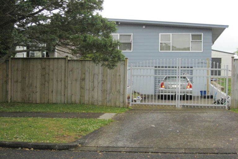 Photo of property in 2 Morrow Terrace, Pukekohe, 2120
