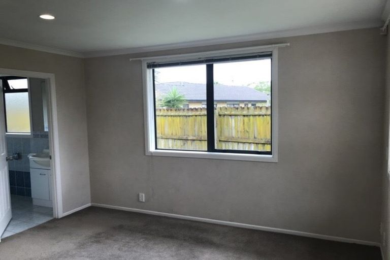 Photo of property in 96 Redcastle Drive, East Tamaki, Auckland, 2013