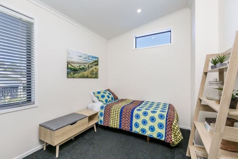 Photo of property in 78 Pemberton Avenue, Bayview, Auckland, 0629