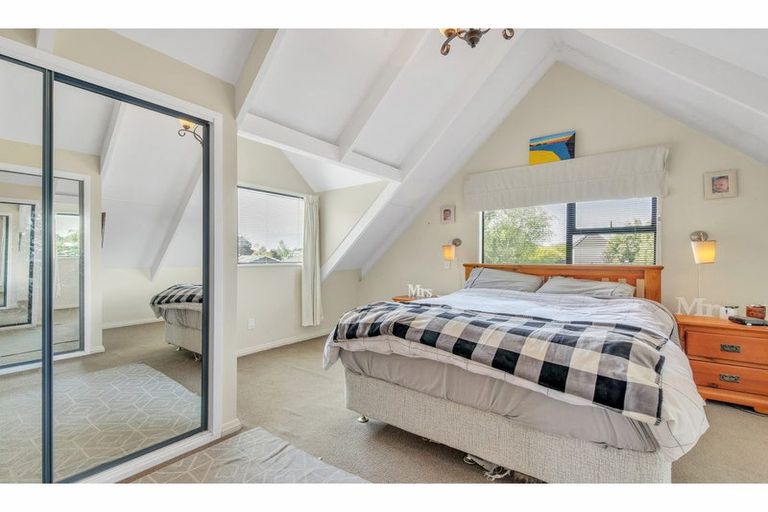 Photo of property in 12 Gibbs Drive, Woodend, 7610