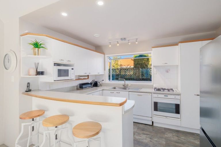 Photo of property in 46 Westgrove Avenue, Avonhead, Christchurch, 8042