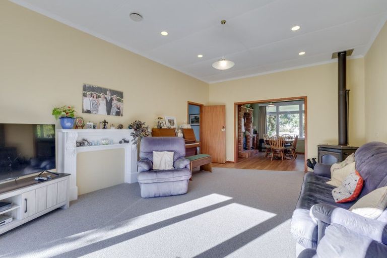 Photo of property in 49 Halls Road, Pahiatua, 4910