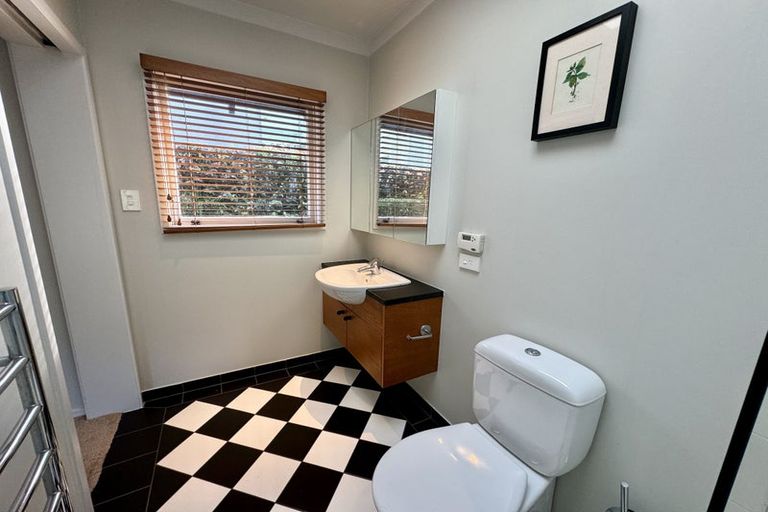 Photo of property in 10 Marine Terrace, Bayswater, Auckland, 0622