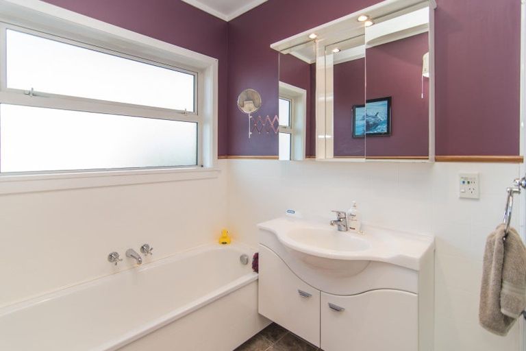 Photo of property in 215 Douglas Street, Highfield, Timaru, 7910