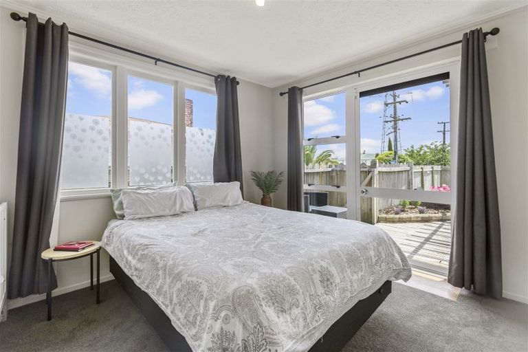 Photo of property in 42 Tiraumea Drive, Pakuranga, Auckland, 2010