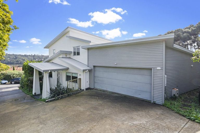 Photo of property in 132 Kittiwake Drive, Schnapper Rock, Auckland, 0632