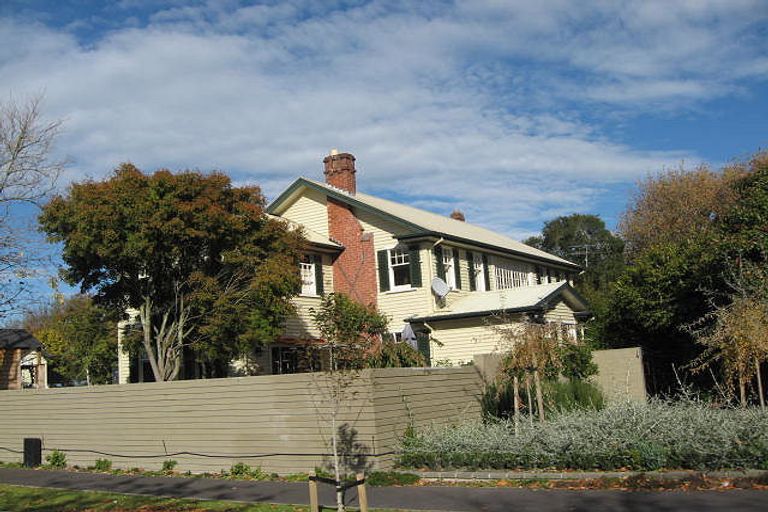 Photo of property in 1 Thornycroft Street, Fendalton, Christchurch, 8052
