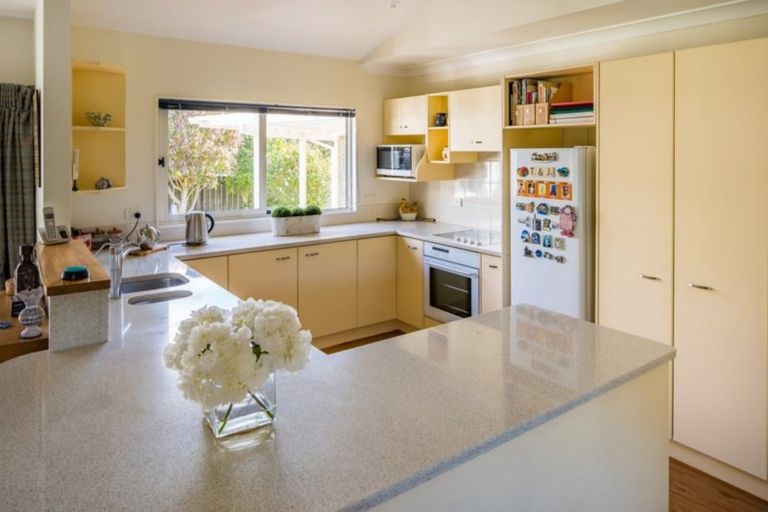 Photo of property in 3 Mariners Way, Whitby, Porirua, 5024