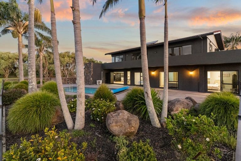 Photo of property in 337a Clarks Beach Road, Clarks Beach, Pukekohe, 2679