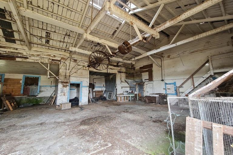 Photo of property in Dwg & Ex Dairy Factory, 25 Old Normanby Road, Okaiawa, Hawera, 4678