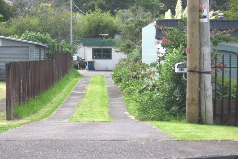Photo of property in 68 Woodside Road, Massey, Auckland, 0614