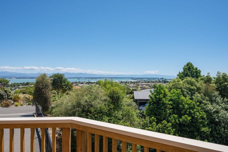 Photo of property in 17 Clairmont Heights, Stoke, Nelson, 7011