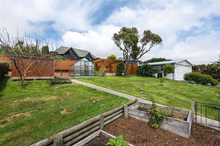 Photo of property in 6 Madeley Road, Mount Pleasant, Christchurch, 8081