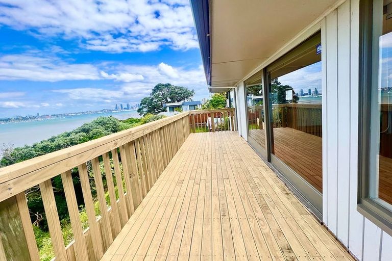 Photo of property in 73 Sylvan Avenue, Northcote, Auckland, 0627