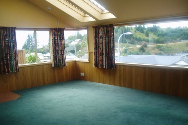 Photo of property in 15 Dart Place, Fernhill, Queenstown, 9300
