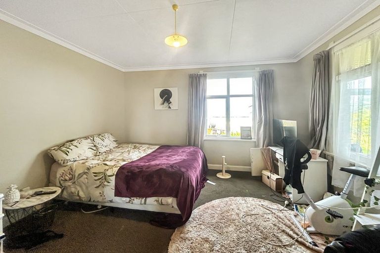 Photo of property in 1 Ashton Terrace, Castlecliff, Whanganui, 4501