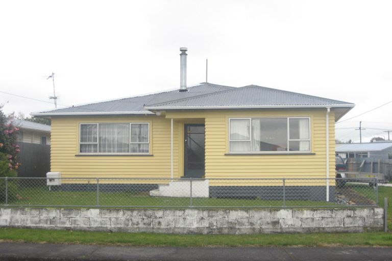 Photo of property in 12 Rata Street, Upper Vogeltown, New Plymouth, 4310