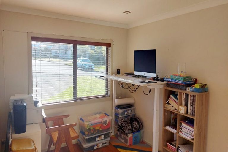Photo of property in 26 Ronald Scott Grove, Riverstone Terraces, Upper Hutt, 5018