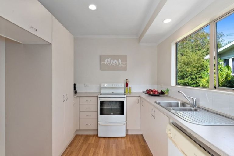 Photo of property in 1/16 Ocean View Road, Hatfields Beach, Orewa, 0931