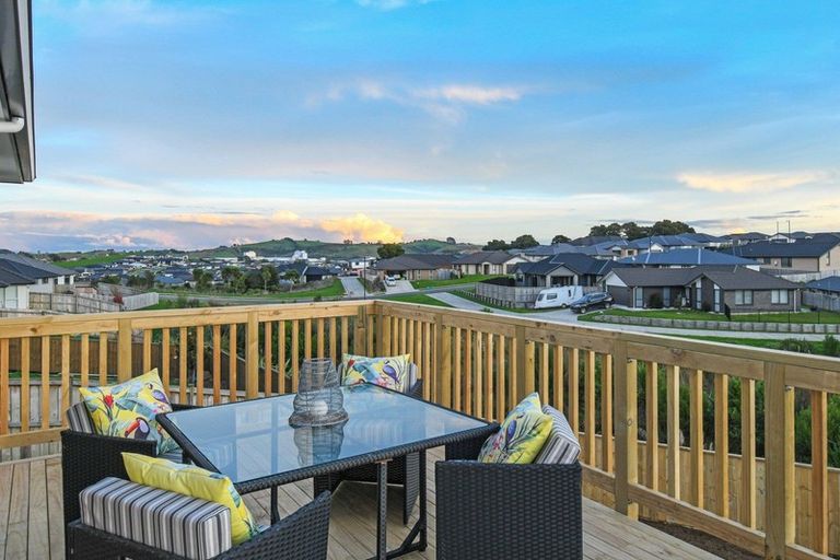 Photo of property in 25 Helenvale Crescent, Pokeno, 2402