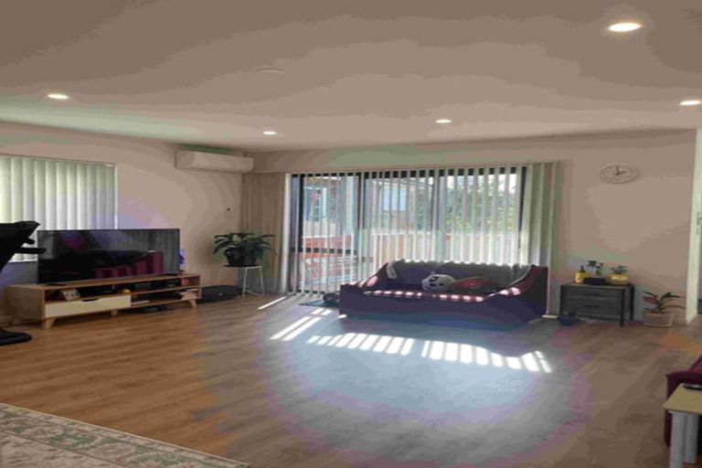 Photo of property in 1b Zion Road, Birkenhead, Auckland, 0626