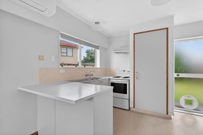 Photo of property in 41 Edgewater Parade, Waiuku, 2123