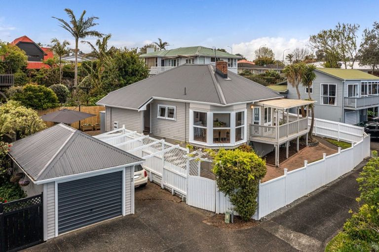 Photo of property in 2/158 Onewa Road, Northcote, Auckland, 0627