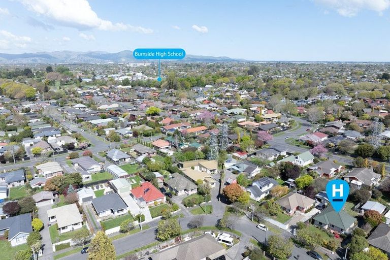 Photo of property in 37 Appleby Crescent, Burnside, Christchurch, 8053