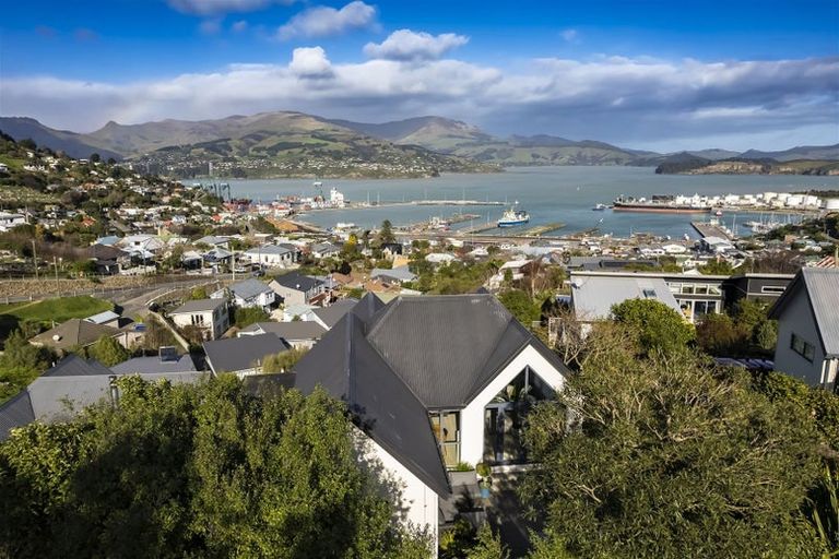 Photo of property in 26b Cornwall Road, Lyttelton, 8082