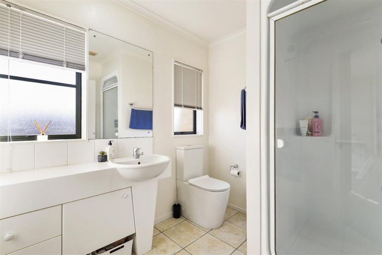 Photo of property in 19 Manara Place, The Gardens, Auckland, 2105