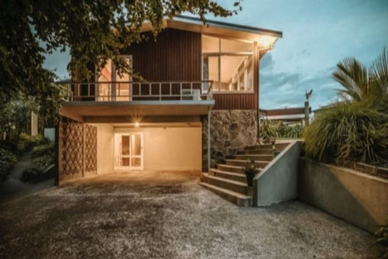 Photo of property in 345 Devonport Road, Tauranga, 3110