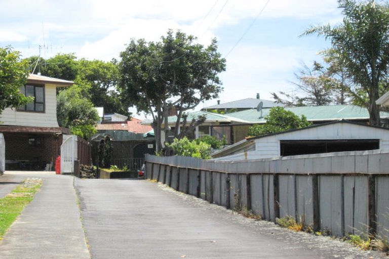 Photo of property in 21 Putini Road, Mangere Bridge, Auckland, 2022