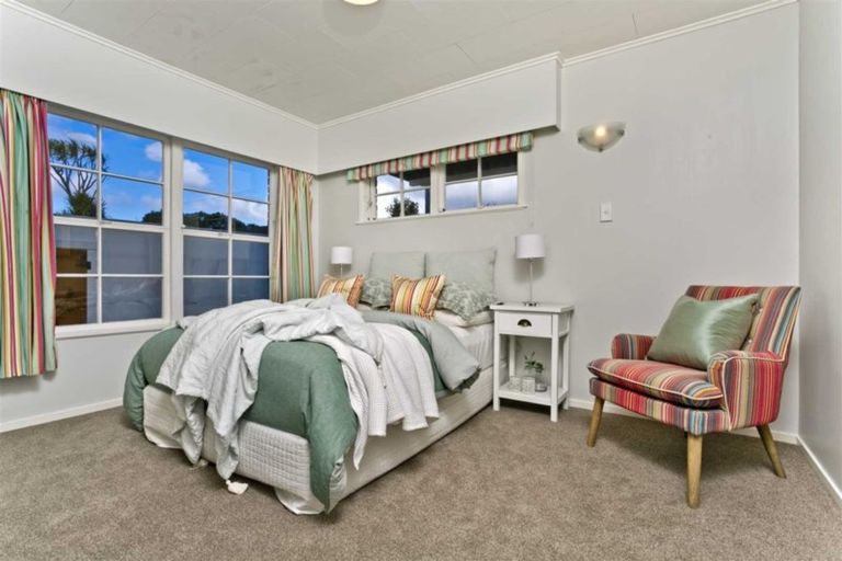 Photo of property in 35 Northumberland Avenue, Belmont, Auckland, 0622