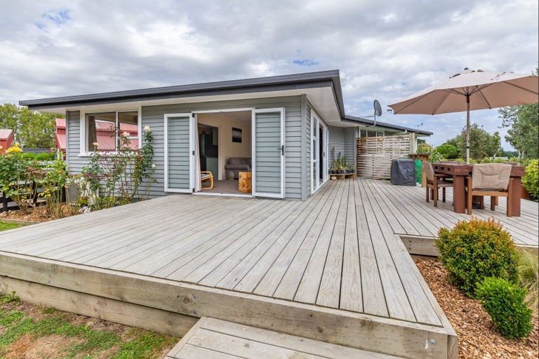Photo of property in 11 Papaitonga Lake Road, Ohau, Levin, 5570