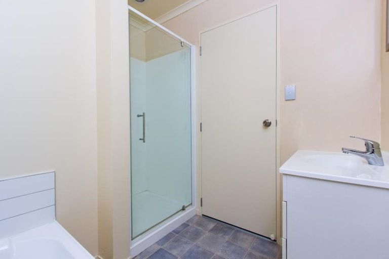 Photo of property in 41b Woodglen Road, Glen Eden, Auckland, 0602