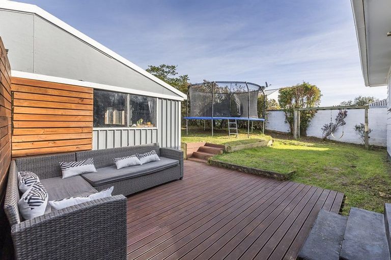 Photo of property in 35 Beauzami Crescent, Ascot Park, Porirua, 5024
