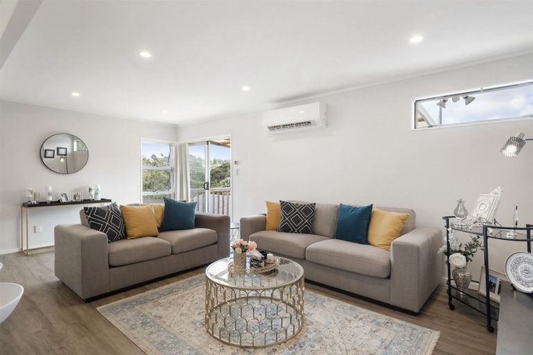 Photo of property in 35 Spinella Drive, Bayview, Auckland, 0629